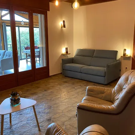 Holiday home Maison Dans Un Village Viticole *
